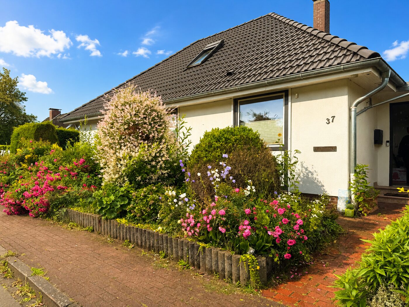 Am Windhop 37, Stapelfeld – Frontansicht mit Vorgarten
